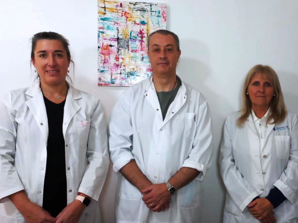 Carolina López, Néstor Aparicio y Laura Walker, profesionales del Servicio de Ginecología.